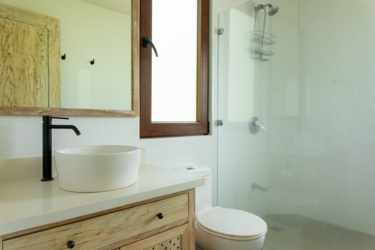 Casa Marañon bathrom with toilet