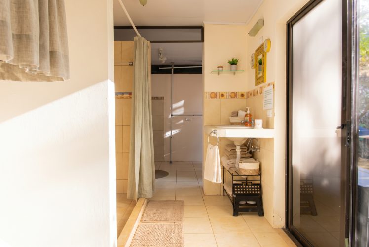 Casita´s shower and laundry area