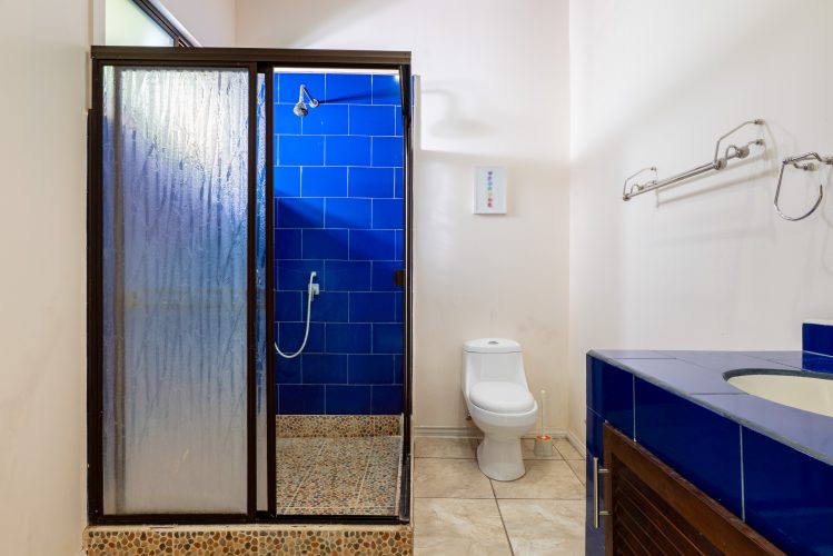 Baño de el cuarto principal
