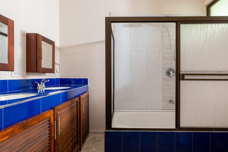 Main bathroom